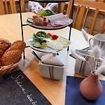 فندق Haus Am Heubach - Garni 3*